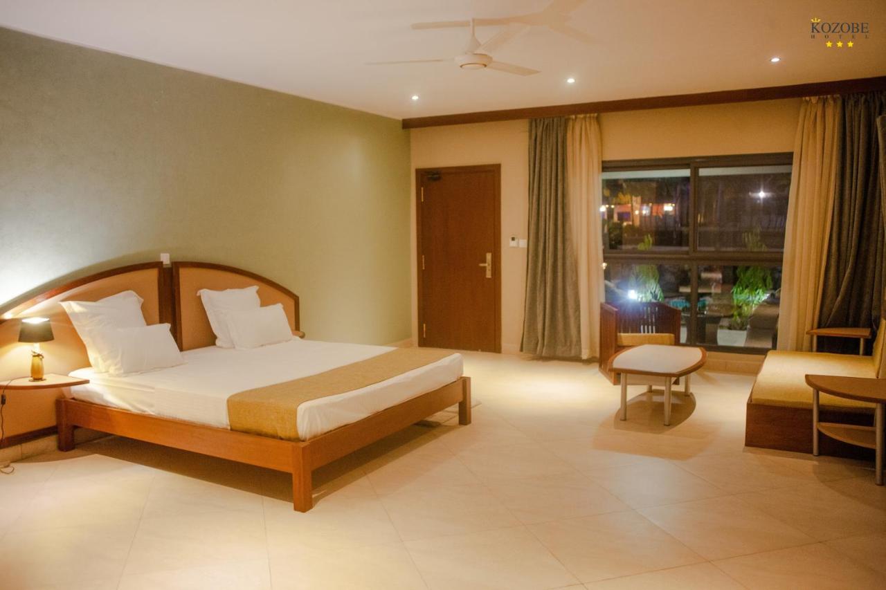 Kozobe Hotel Ambilobe Extérieur photo